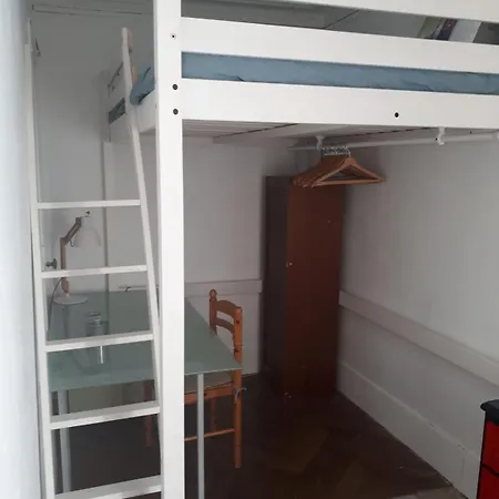 Проживание в семье Batignolles - Parisian *