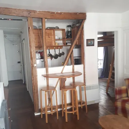 Проживание в семье Batignolles - Parisian Париж